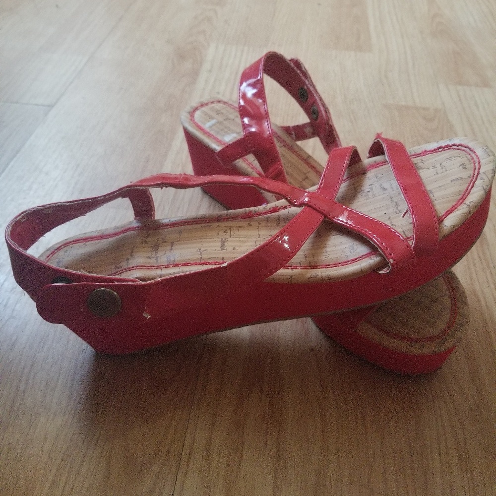 Vintage red platform sandles